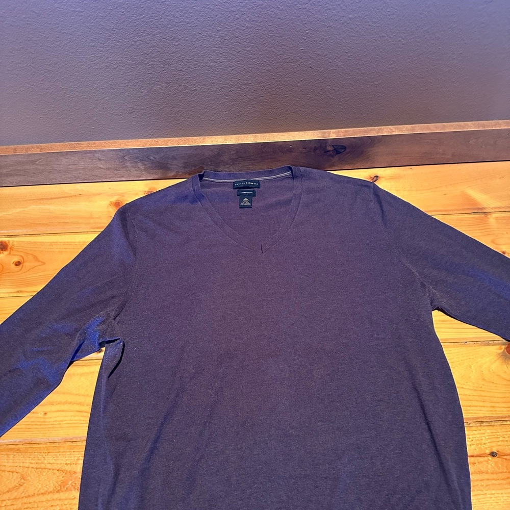 Banana Republic Men's V-Neck Sweater in Deep Blue